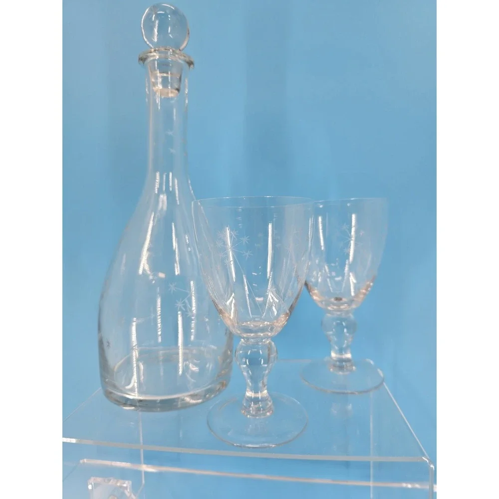VTG Mid Century Glass Decanter w/2‎ Glasses - Fireworks Starburst Star Pattern